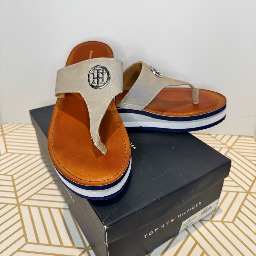 Tommy Hilfiger Devin platform thong sandals -gray leather